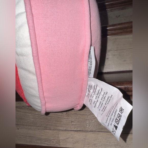 Super Cute Cupcakes and Cashmere Pink Bow Cherry Accents Pillow - NEW - Picture 7 of 16